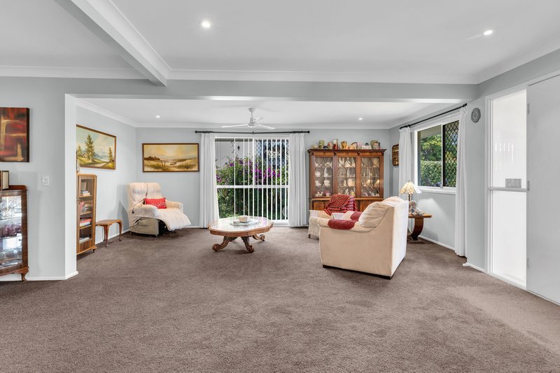 Photo - 5 Mitchell Avenue, Molendinar QLD 4214 - Image 4