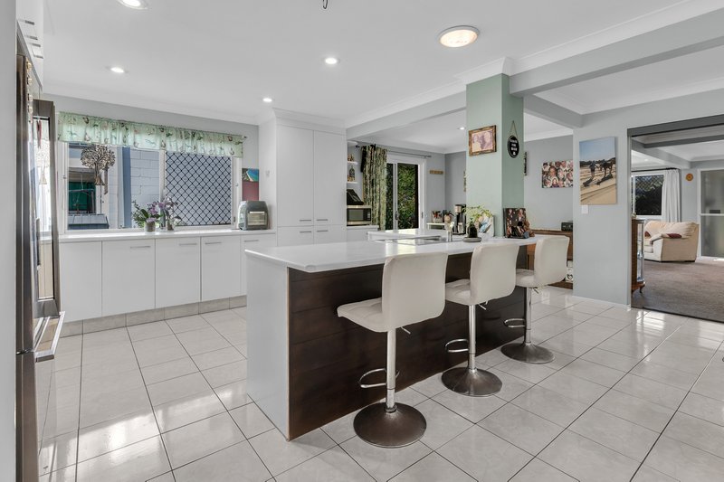 Photo - 5 Mitchell Avenue, Molendinar QLD 4214 - Image 9