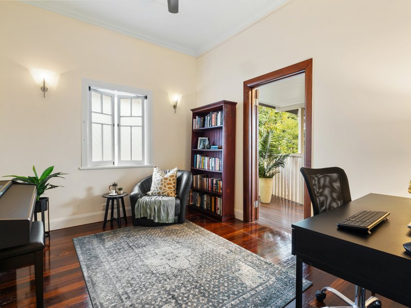 Photo - 5 Mona Street, Whitfield QLD 4870 - Image 11