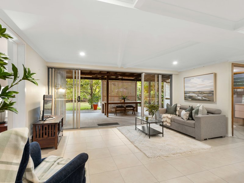 Photo - 5 Mona Street, Whitfield QLD 4870 - Image 13