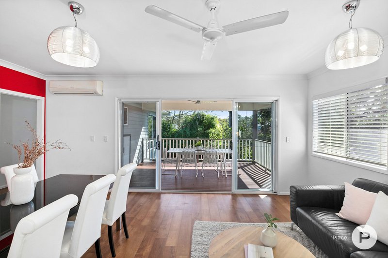 Photo - 5 Moolabin Crescent, Yeerongpilly QLD 4105 - Image 4