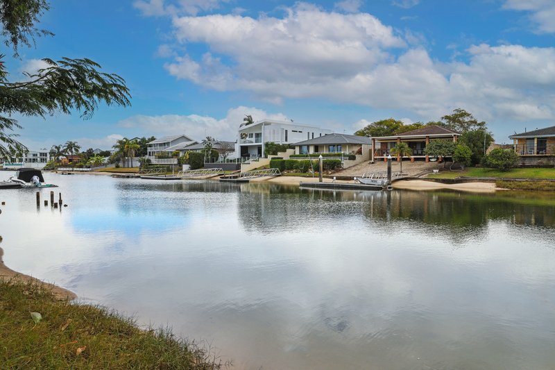 Photo - 5 Moomba Court, Sorrento QLD 4217 - Image 2