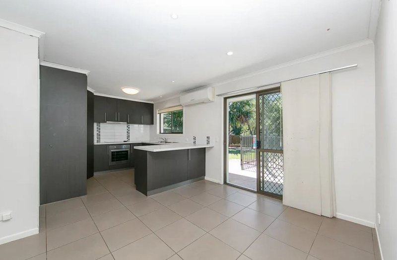 Photo - 5 Moondarra Street, Chapel Hill QLD 4069 - Image 3