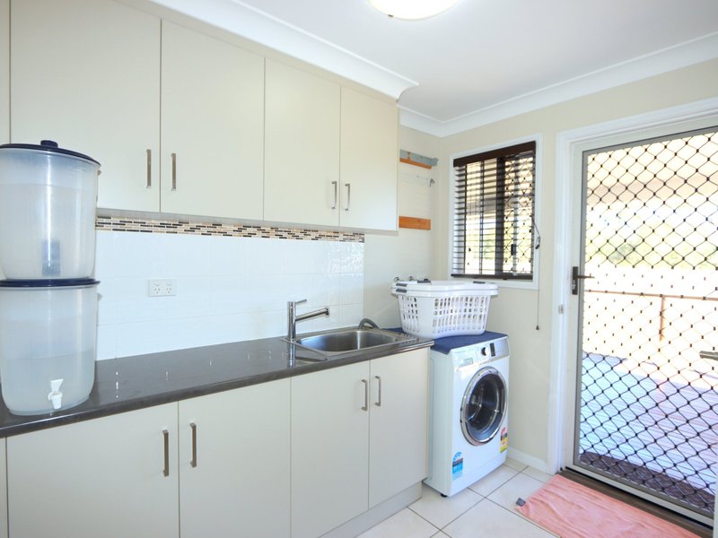 Photo - 5 Mooney Crescent, Emerald QLD 4720 - Image 18