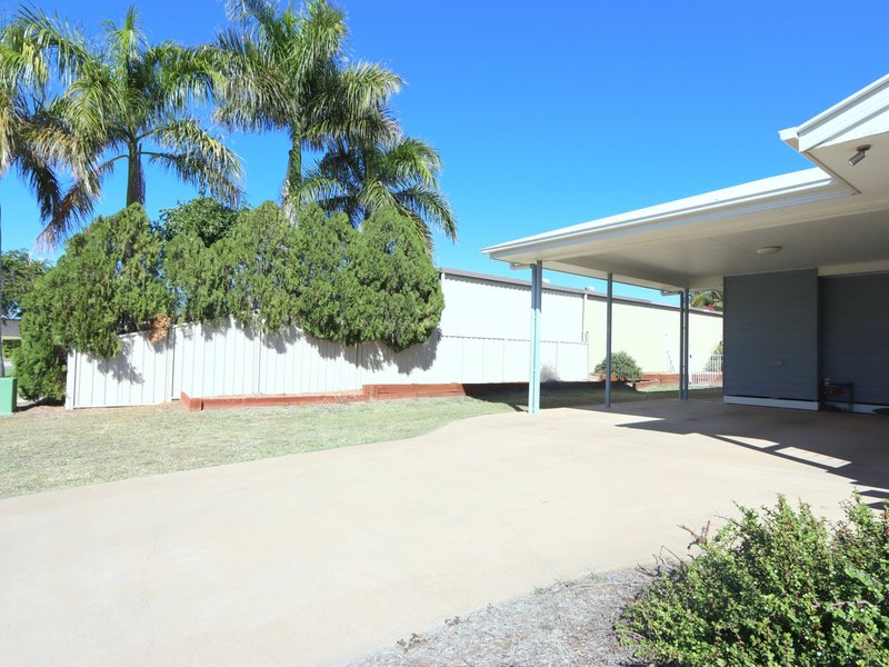 Photo - 5 Mooney Crescent, Emerald QLD 4720 - Image 23