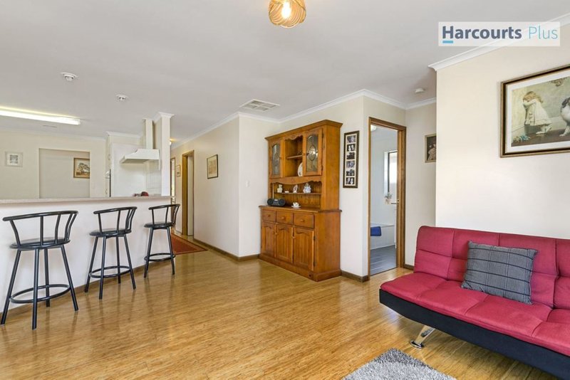 Photo - 5 Moor Crescent, Hallett Cove SA 5158 - Image 7