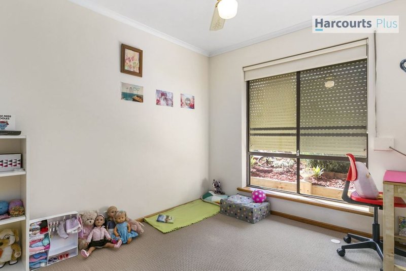 Photo - 5 Moor Crescent, Hallett Cove SA 5158 - Image 17