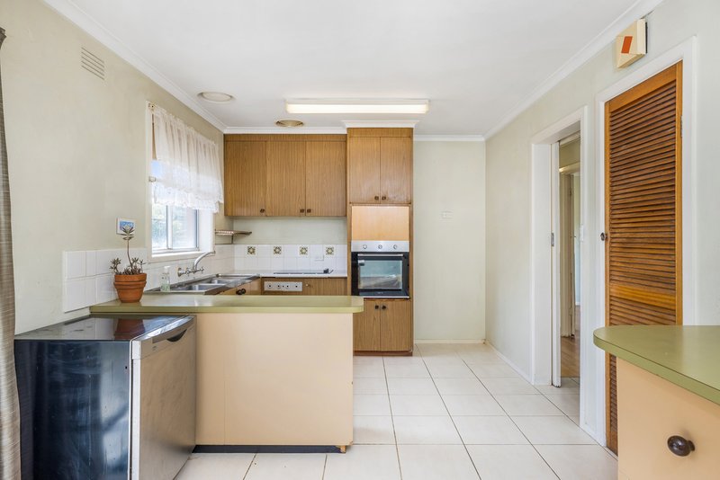 Photo - 5 Moore Road, Ashwood VIC 3147 - Image 3