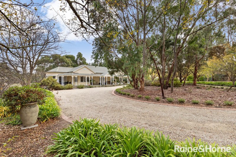 Photo - 5 Moras Court, Gisborne VIC 3437 - Image 2