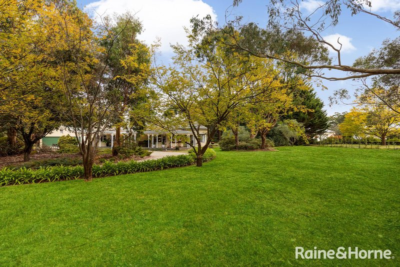 Photo - 5 Moras Court, Gisborne VIC 3437 - Image 28