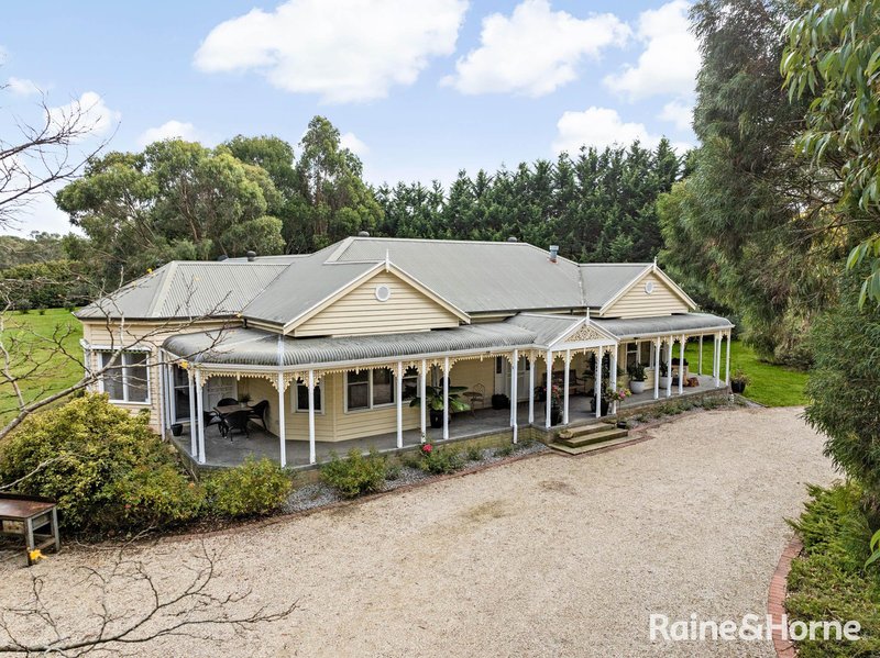 Photo - 5 Moras Court, Gisborne VIC 3437 - Image 30