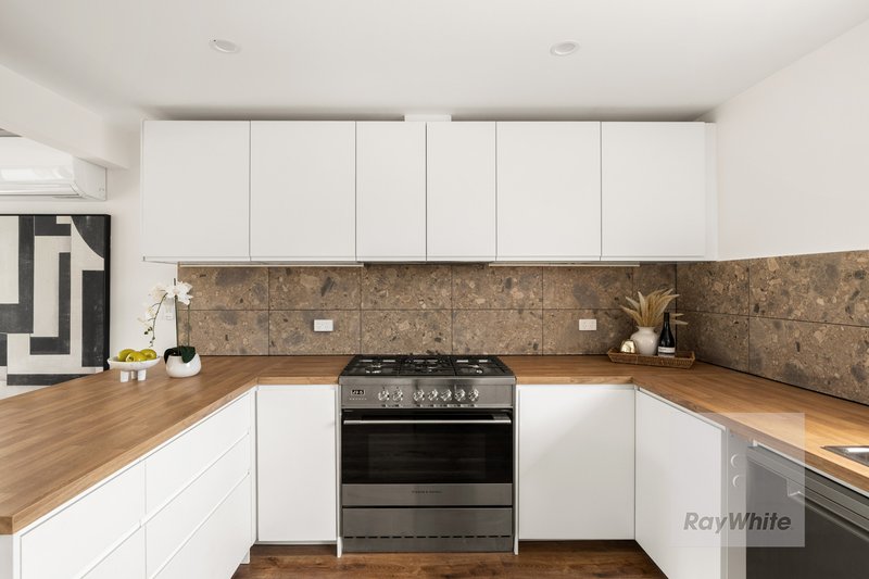 Photo - 5 Moreton Crescent, Bundoora VIC 3083 - Image 5