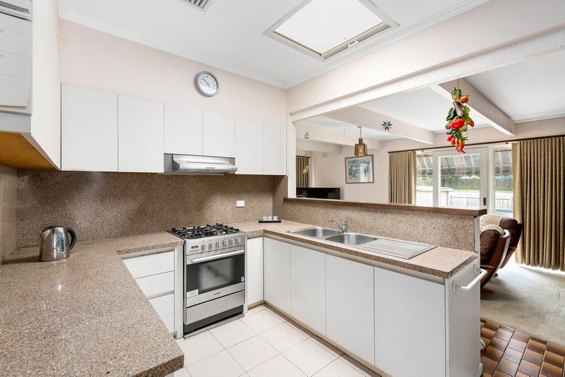 Photo - 5 Morley Crescent, Box Hill North VIC 3129 - Image 2