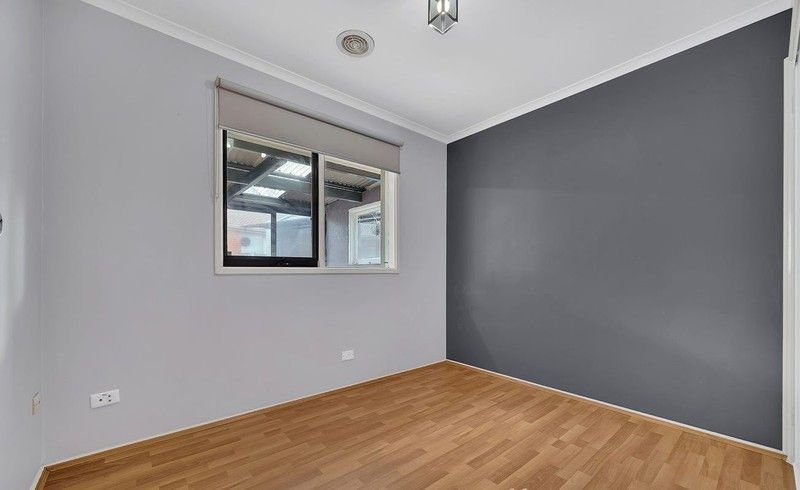 Photo - 5 Mosig Court, Hampton Park VIC 3976 - Image 6