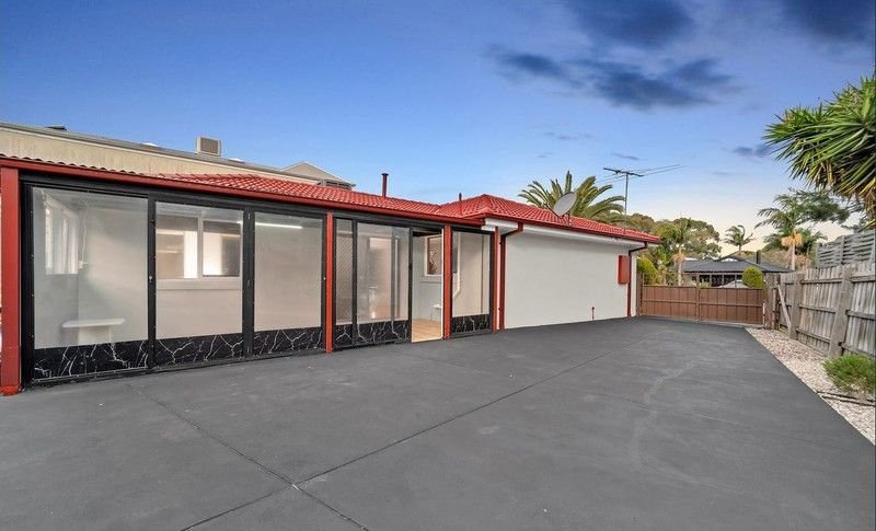 Photo - 5 Mosig Court, Hampton Park VIC 3976 - Image 10