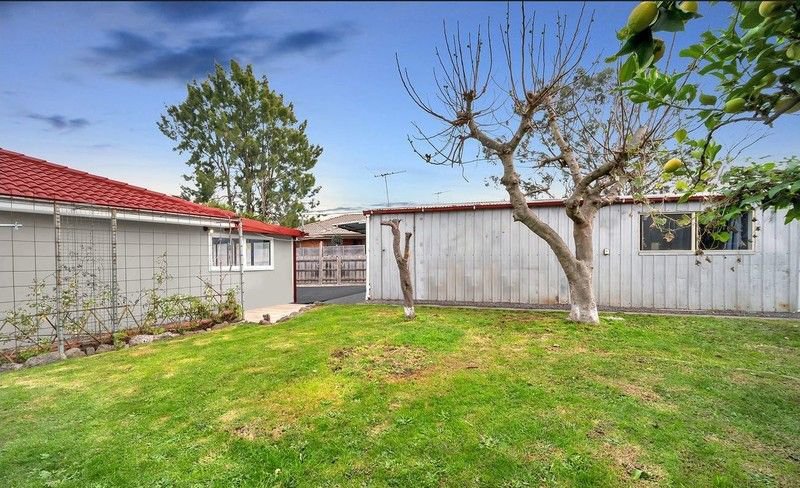 Photo - 5 Mosig Court, Hampton Park VIC 3976 - Image 12