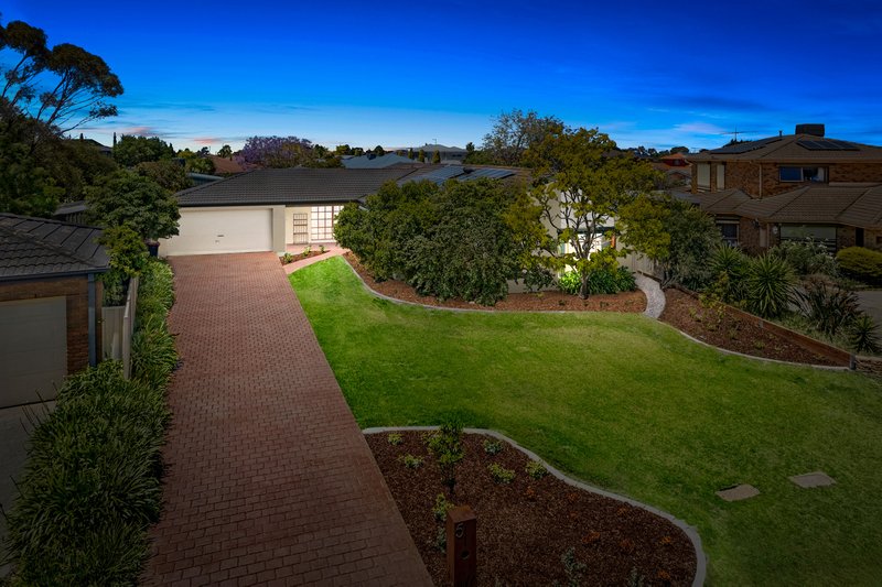 5 Moss Close, Hoppers Crossing VIC 3029