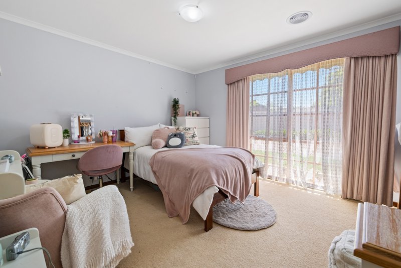 Photo - 5 Moss Close, Hoppers Crossing VIC 3029 - Image 17