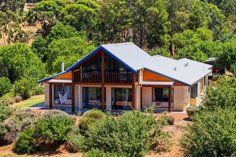 Photo - 5 Mottram Street, Bridgetown WA 6255 - Image 11