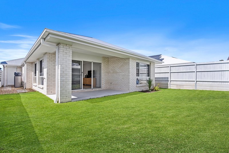 Photo - 5 Mountain Ash Way, Redland Bay QLD 4165 - Image 3