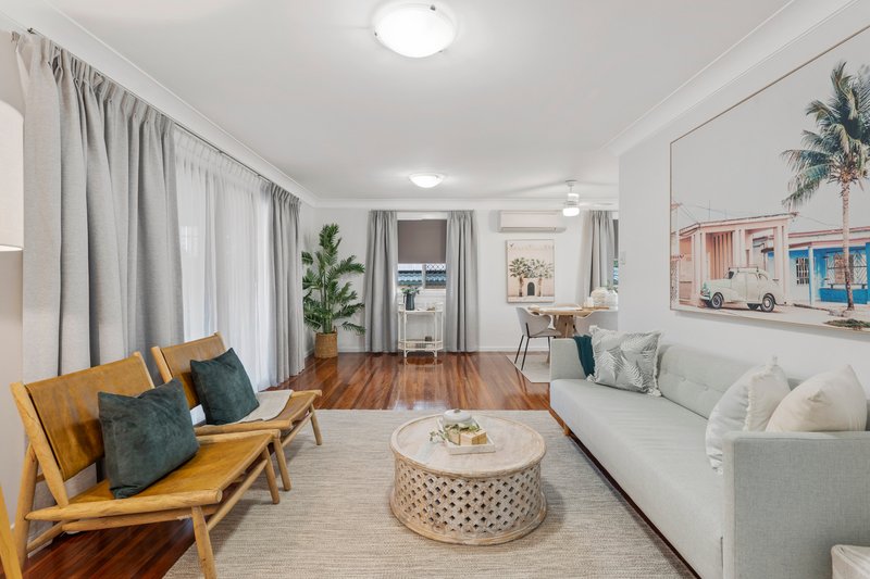 Photo - 5 Mourilyan Street, Mansfield QLD 4122 - Image 3