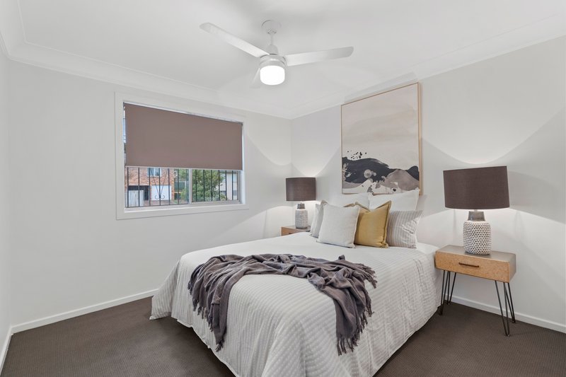 Photo - 5 Mourilyan Street, Mansfield QLD 4122 - Image 9