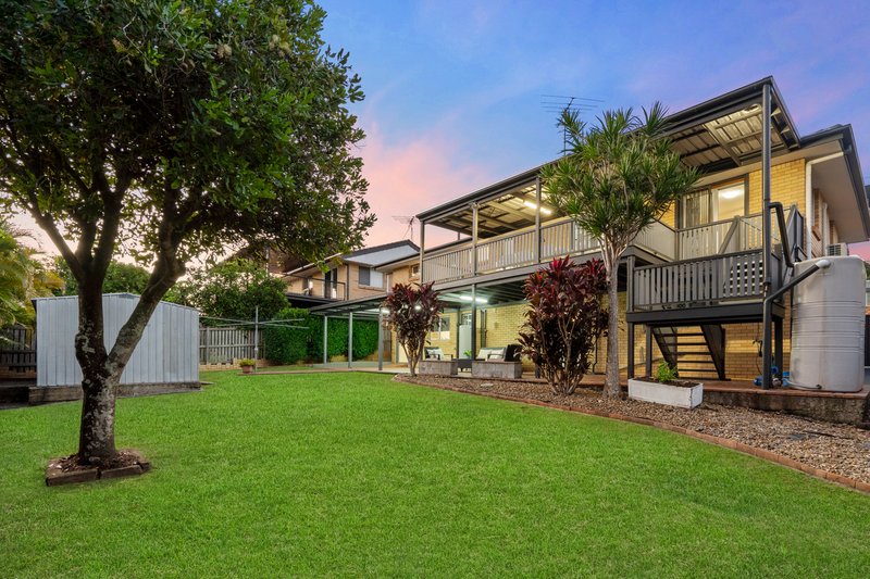 Photo - 5 Mourilyan Street, Mansfield QLD 4122 - Image 17