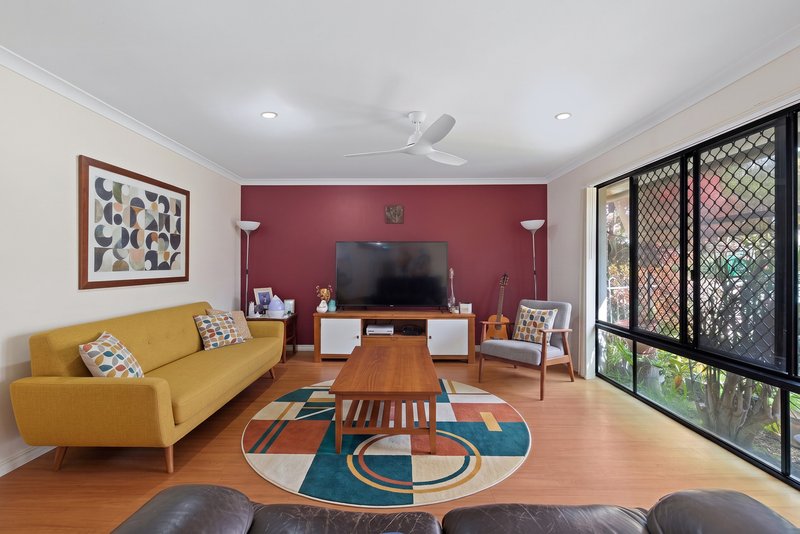 Photo - 5 Mowburra Place, Caloundra West QLD 4551 - Image 4