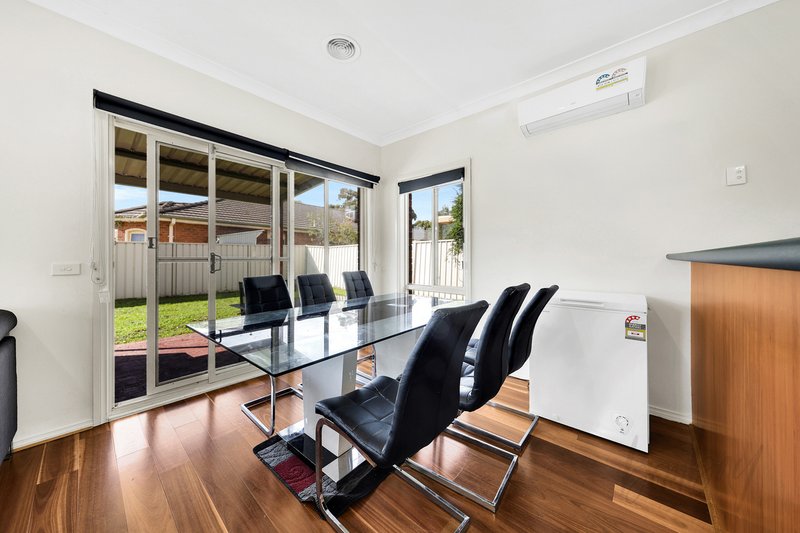 Photo - 5 Mulberry Pass, Craigieburn VIC 3064 - Image 5