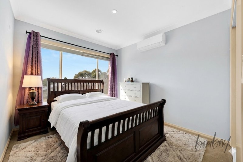 Photo - 5 Mulberry Pass, Craigieburn VIC 3064 - Image 13