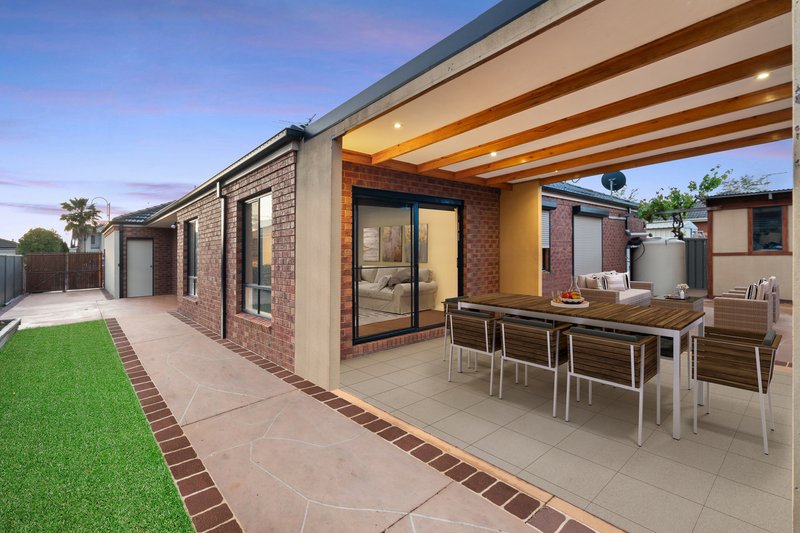 Photo - 5 Mulwala Place, Taylors Hill VIC 3037 - Image 2