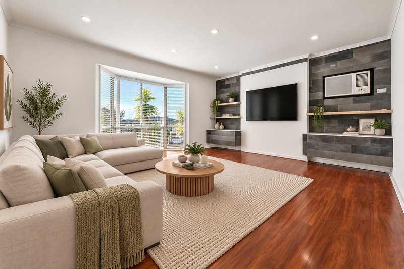 Photo - 5 Munro Close, Hampton Park VIC 3976 - Image 2