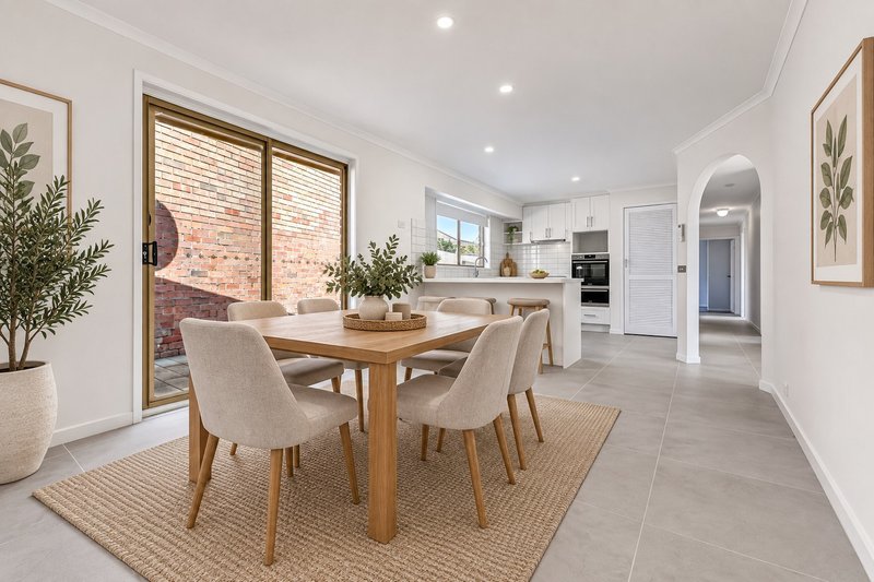 Photo - 5 Munro Close, Hampton Park VIC 3976 - Image 8