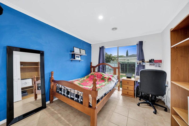 Photo - 5 Murray Walk, Roxburgh Park VIC 3064 - Image 13