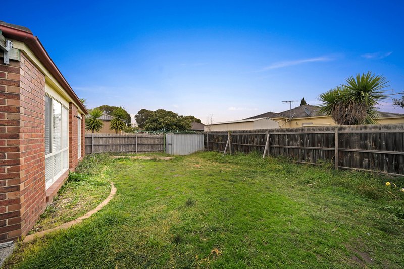 Photo - 5 Murray Walk, Roxburgh Park VIC 3064 - Image 14