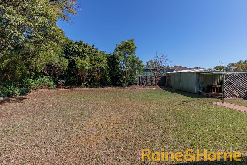 Photo - 5 Murrayfield Drive, Dubbo NSW 2830 - Image 8