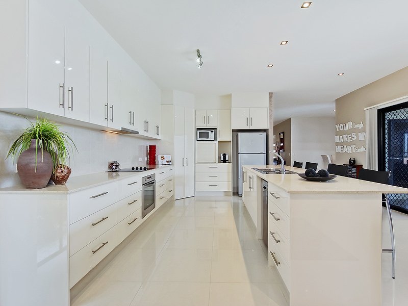Photo - 5 Murrayfield Place, Merrimac QLD 4226 - Image 5