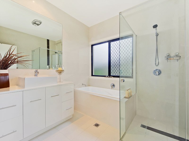 Photo - 5 Murrayfield Place, Merrimac QLD 4226 - Image 13