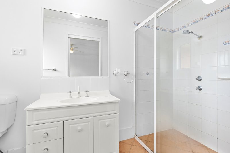 Photo - 5 Myee Place, Blue Haven NSW 2262 - Image 8