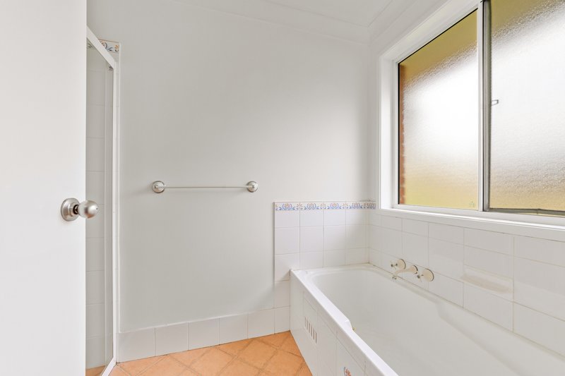 Photo - 5 Myee Place, Blue Haven NSW 2262 - Image 9