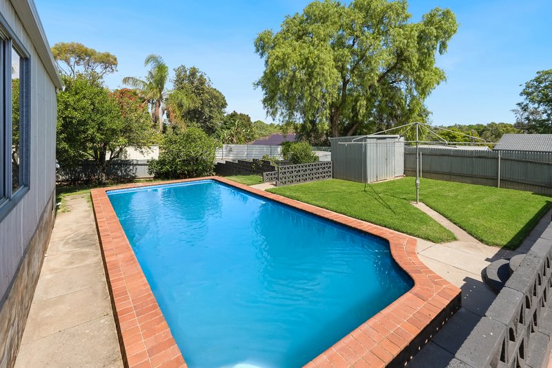 Photo - 5 Nanette Road, Valley View SA 5093 - Image 3