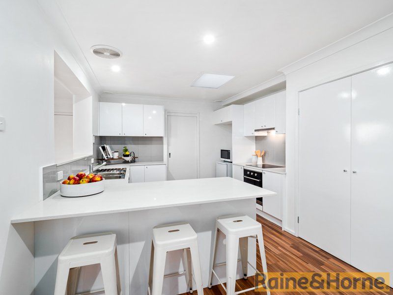 Photo - 5 Naomi Street North, Baulkham Hills NSW 2153 - Image 6