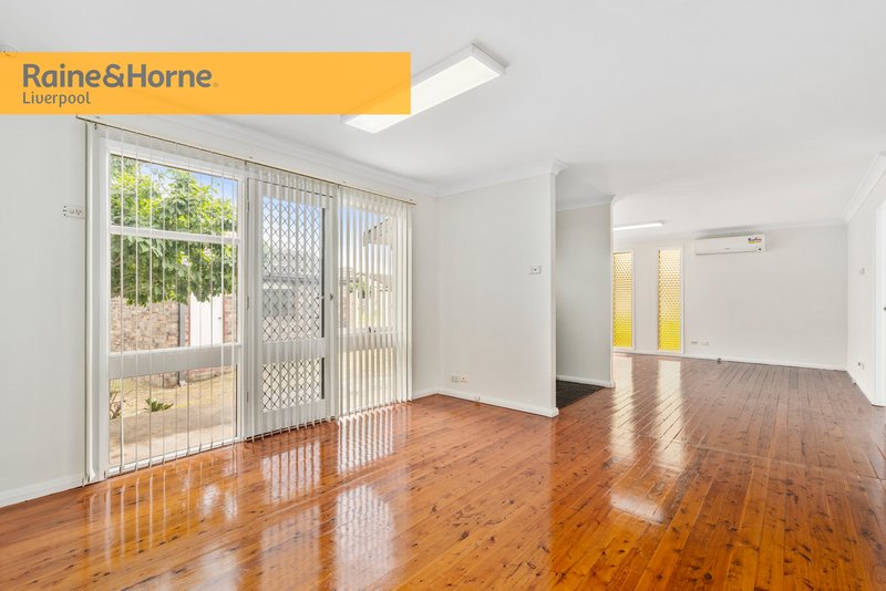 Photo - 5 Napier Avenue, Lurnea NSW 2170 - Image 2