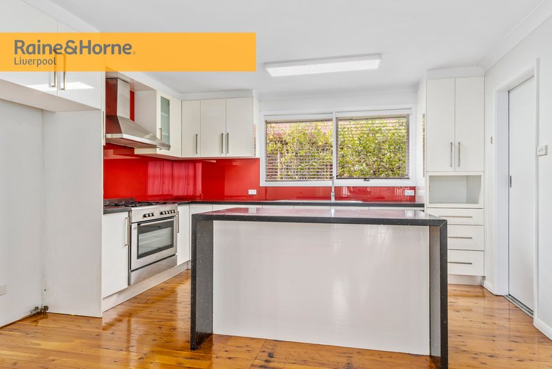 Photo - 5 Napier Avenue, Lurnea NSW 2170 - Image 3