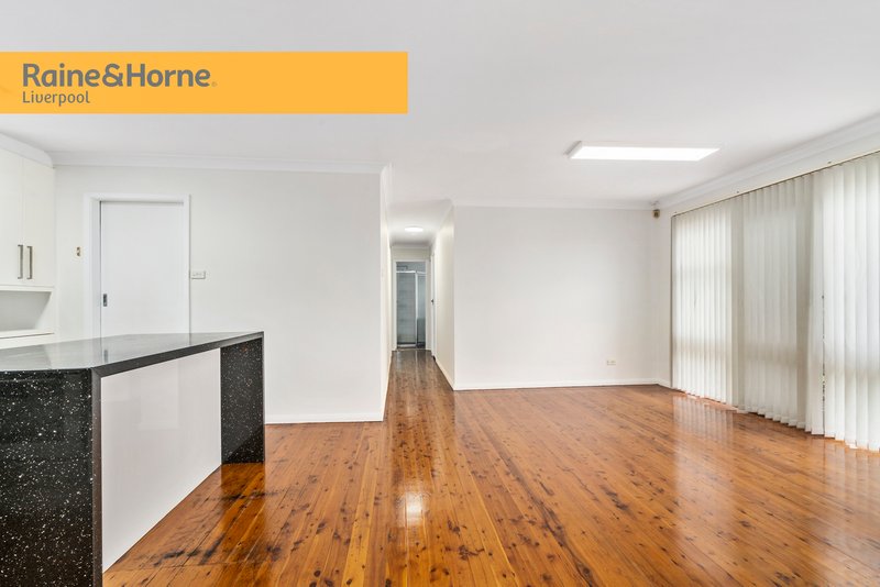 Photo - 5 Napier Avenue, Lurnea NSW 2170 - Image 5