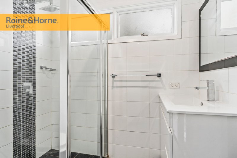 Photo - 5 Napier Avenue, Lurnea NSW 2170 - Image 11