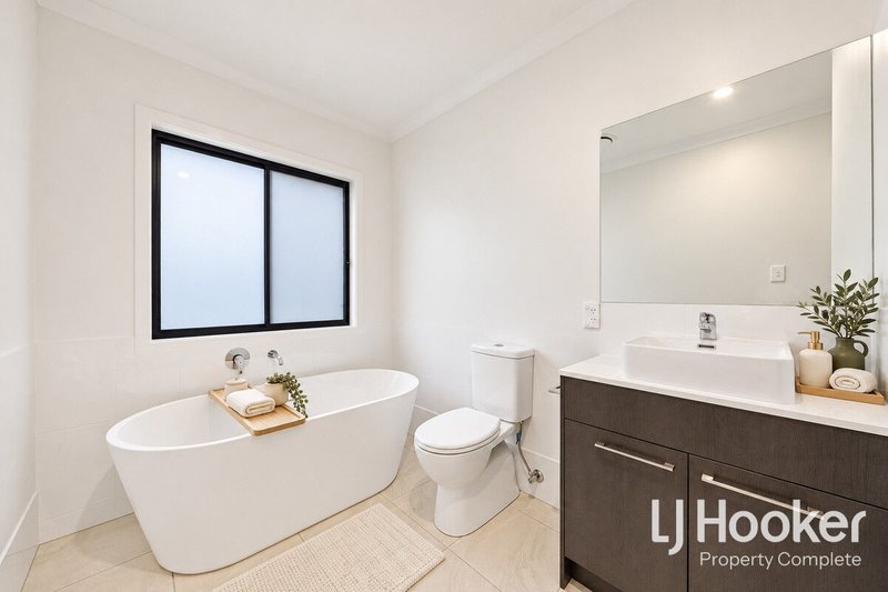 Photo - 5 Napier Crescent, Yarrabilba QLD 4207 - Image 7