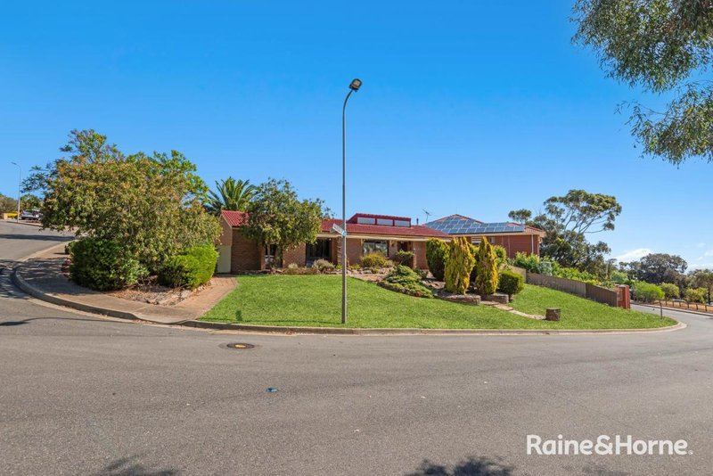 Photo - 5 Narida Street, Hallett Cove SA 5158 - Image 2