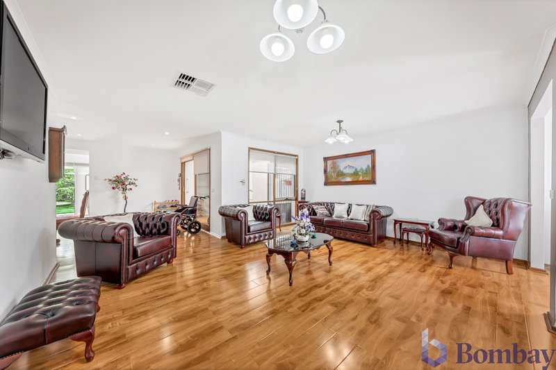 Photo - 5 Nash Court, Meadow Heights VIC 3048 - Image 4