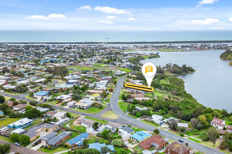 5 Nautilus Way, Lakes Entrance VIC 3909